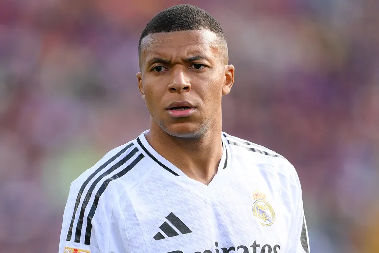 Fuerte denuncia de Kylian Mbappé al PSG por "acoso": cuántos millones reclama